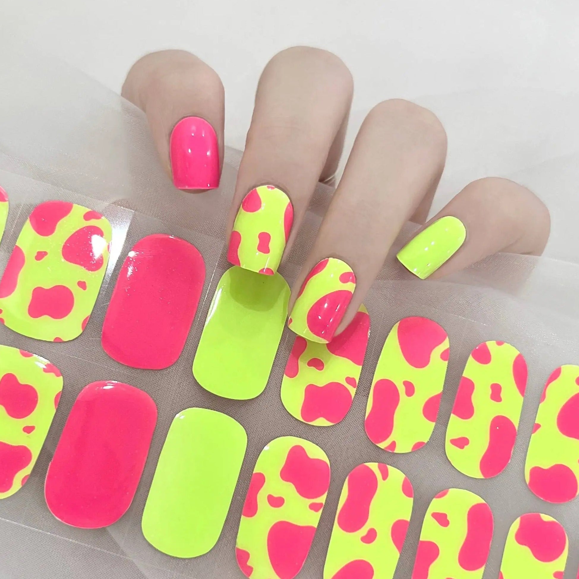 Neon Safari Jel Tırnak
